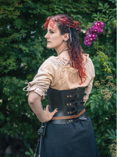 Trollfelsen Mittelalter Gewandung Ledermieder Vollbrust Schwarz Seite